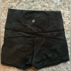 Lululemon yoga short size 4 , 2” inseam Camo